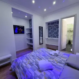 https://casa-vacanze-a-pochi-passi-dal-teatro-ariston.hotelitalianriviera.com